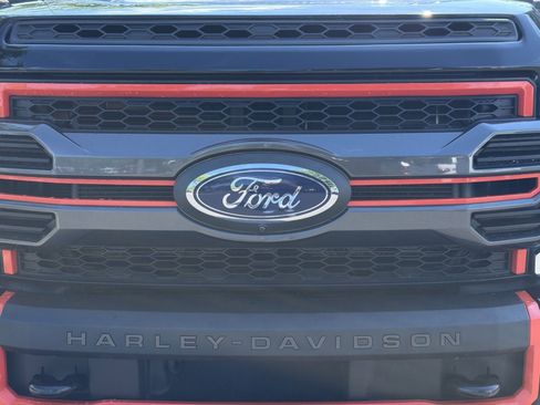 Used 2021 Ford F250 Lariat w/ Lariat Ultimate Package AWD/4WD image 12