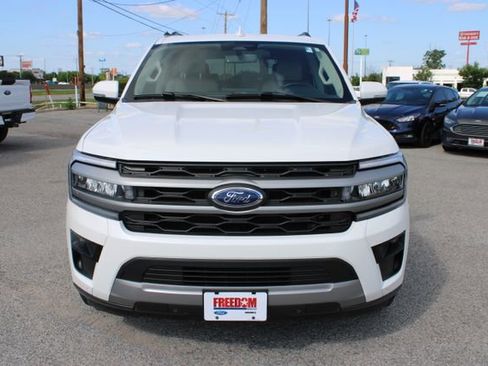 Used 2024 Ford Expedition XLT RWD image 2