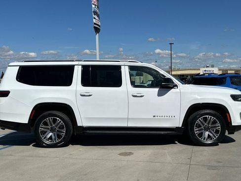 Used 2024 Jeep Wagoneer L Series II w/ Flexible Seating Group image 7