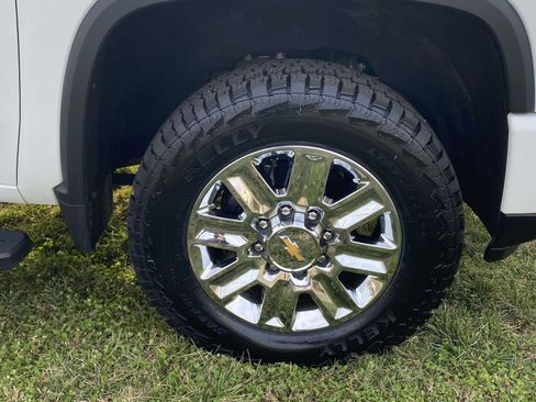 Used 2024 Chevrolet Silverado 2500 High Country image 8