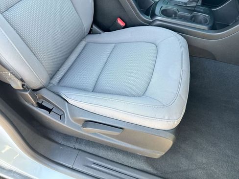 Used 2020 Chevrolet Colorado W/T image 12