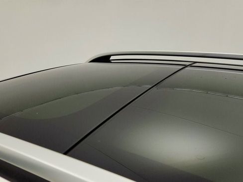 Used 2023 Mercedes-Benz EQB 350 4MATIC SUV w/ Exclusive Package image 10