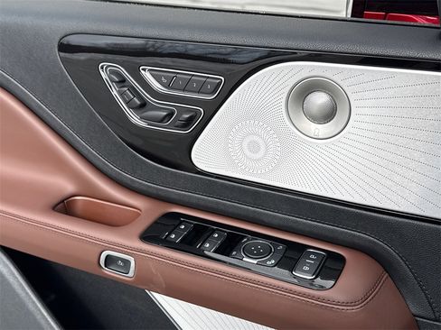 New 2026 Lincoln Aviator Reserve image 33