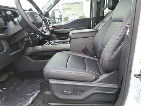 New 2026 Ford F250 Lariat w/ FX4 Off-Road Package image 12