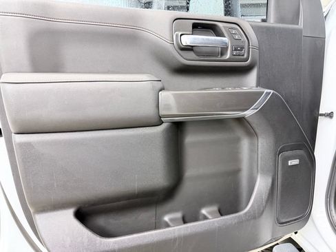 Used 2022 GMC Sierra 2500 AT4 w/ AT4 Premium Plus Package AWD/4WD image 11