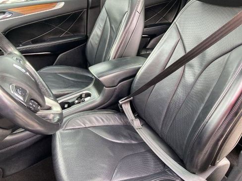 Used 2019 Lincoln MKC Reserve w/ MKC Technology Package image 16