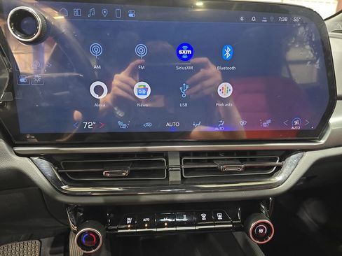 New 2025 Chevrolet Equinox EV RS w/ LPO, Illumination Package image 22