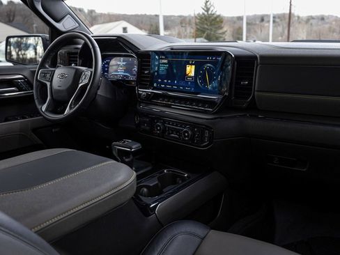 Used 2024 Chevrolet Silverado 1500 ZR2 w/ Technology Package image 26