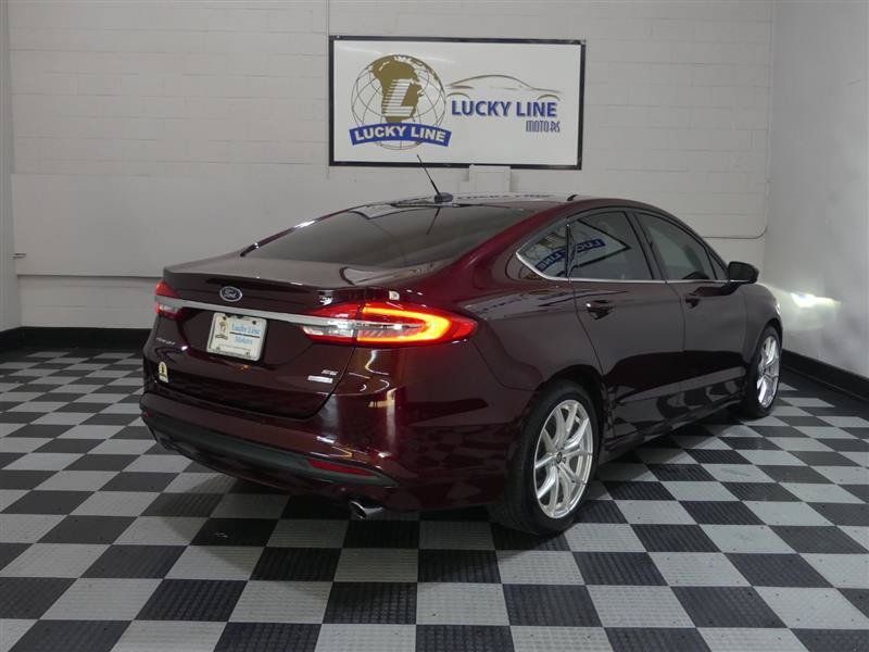 Used 2018 Ford Fusion SE w/ Fusion SE Technology Package FWD image 10