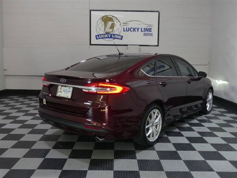 Used 2018 Ford Fusion SE w/ Fusion SE Technology Package FWD image 10