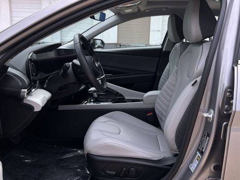 Used 2024 Hyundai Elantra Limited FWD image 26