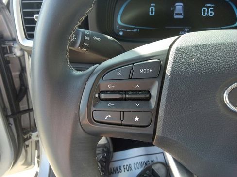 Used 2023 Hyundai Venue SEL w/ Cargo Package FWD image 22
