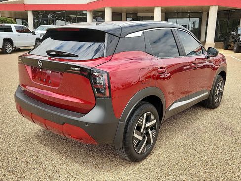 Used 2026 Nissan Kicks SV FWD image 4