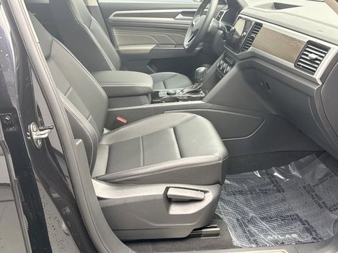 Used 2023 Volkswagen Atlas SE AWD/4WD image 17