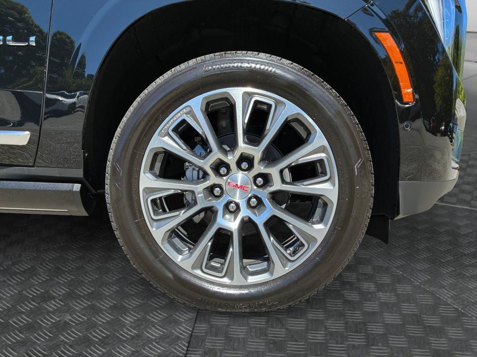 New 2026 GMC Yukon Denali w/ Sun & Power Step Package AWD/4WD image 25