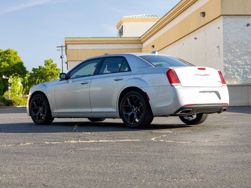 Used 2021 Chrysler 300 S image 5