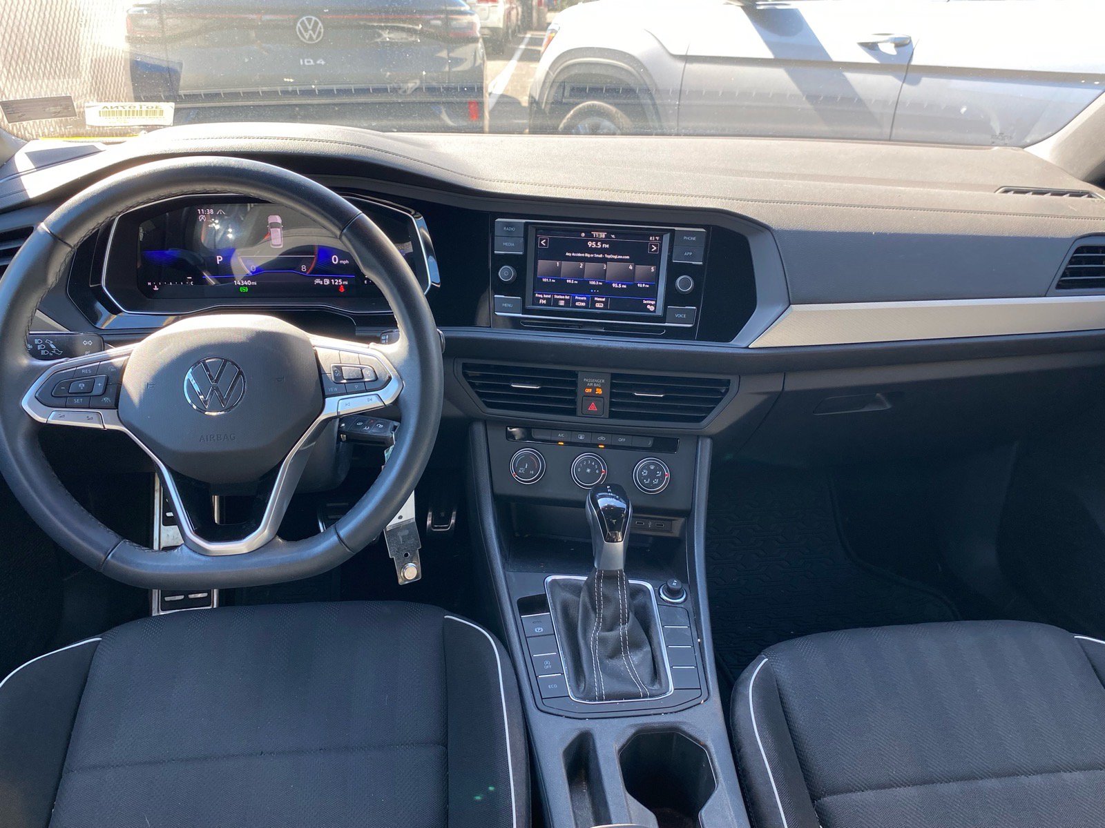 Certified 2023 Volkswagen Jetta Sport FWD image 9