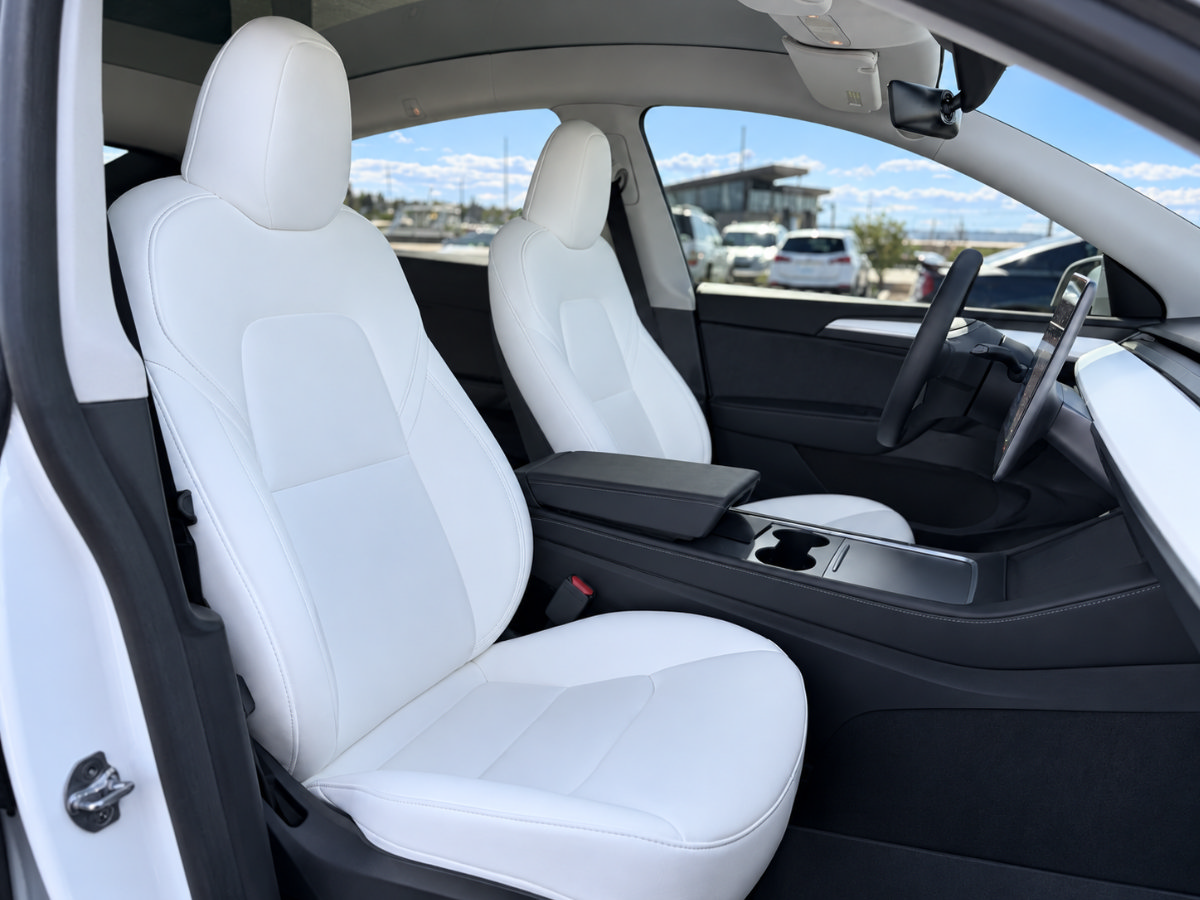 Used 2025 Tesla Model Y Long Range AWD/4WD image 17