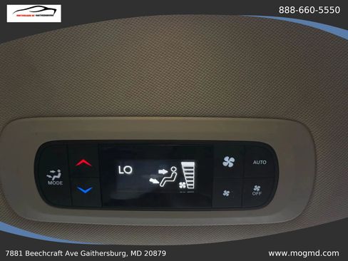 Used 2017 Chrysler Pacifica Touring-L FWD image 38