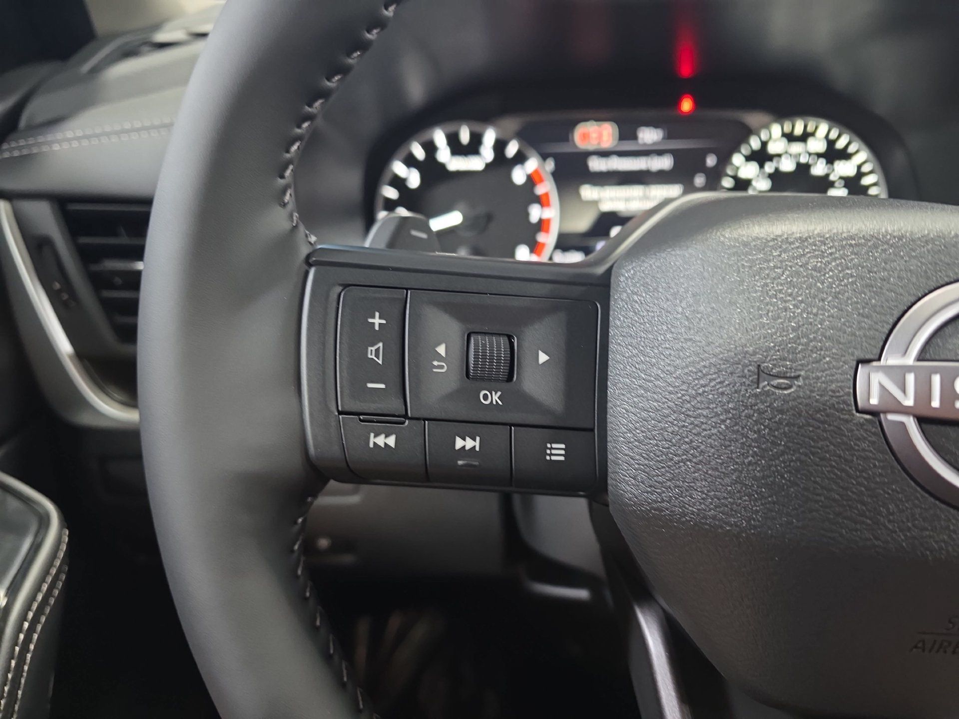 New 2026 Nissan Rogue SV w/ Cold Weather Package AWD/4WD image 17