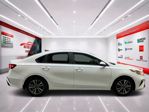 Used 2024 Kia Forte LXS w/ LXS Technology Package FWD image 8