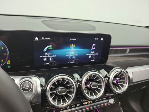 Used 2023 Mercedes-Benz GLB 250 image 14