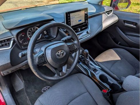 Used 2021 Toyota Corolla LE FWD image 17