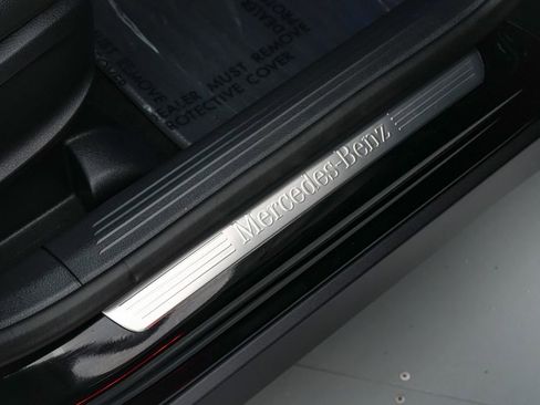 Used 2024 Mercedes-Benz GLB 250 image 23