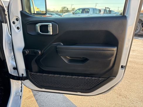 Used 2023 Jeep Wrangler Sport image 28