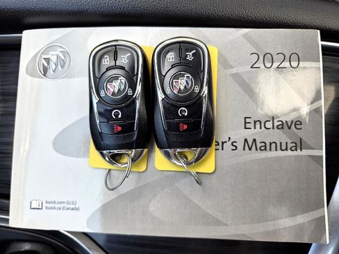 Used 2020 Buick Enclave Essence image 41