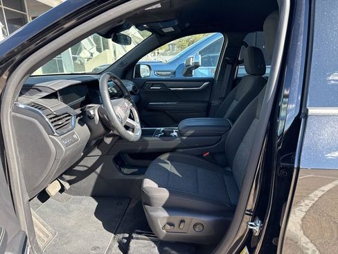 Used 2025 GMC Acadia Elevation image 8