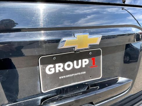 Used 2017 Chevrolet Suburban Premier image 10