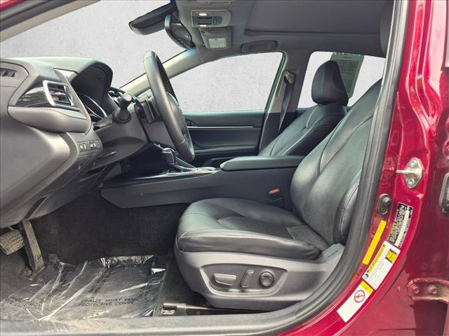 Used 2018 Toyota Camry XSE FWD image 9