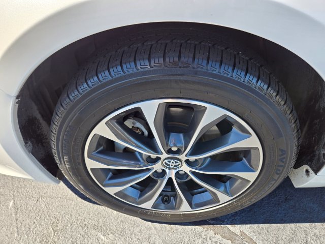 Used 2016 Toyota Avalon XLE Premium FWD image 22