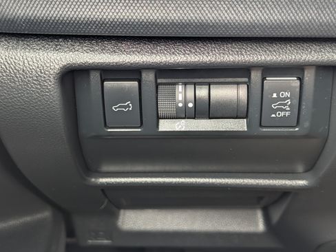 Used 2025 Subaru Forester Premium AWD/4WD image 26