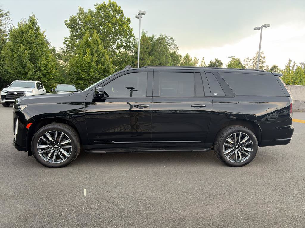 Used 2021 Cadillac Escalade ESV Sport AWD/4WD image 4