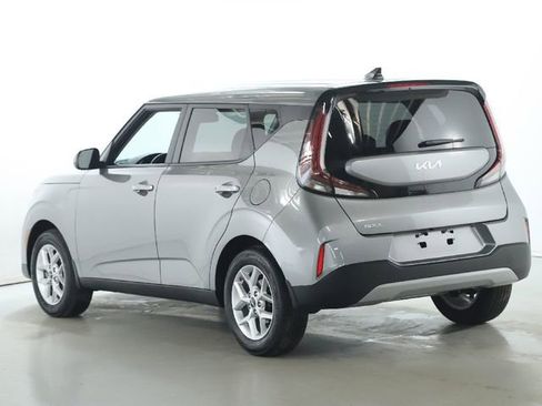 Used 2023 Kia Soul LX w/ LX Technology Package image 12