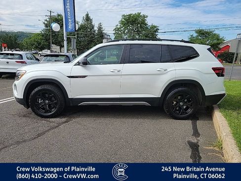 Certified 2024 Volkswagen Atlas Peak Edition SEL AWD/4WD image 25