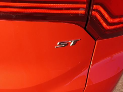 Used 2024 Buick Encore GX Sport Touring image 10