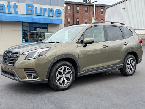 Used 2022 Subaru Forester Premium AWD/4WD image 1