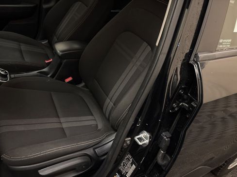 Used 2020 Hyundai Venue SEL image 11