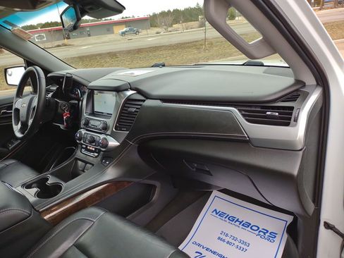 Used 2017 Chevrolet Suburban LT AWD/4WD image 43