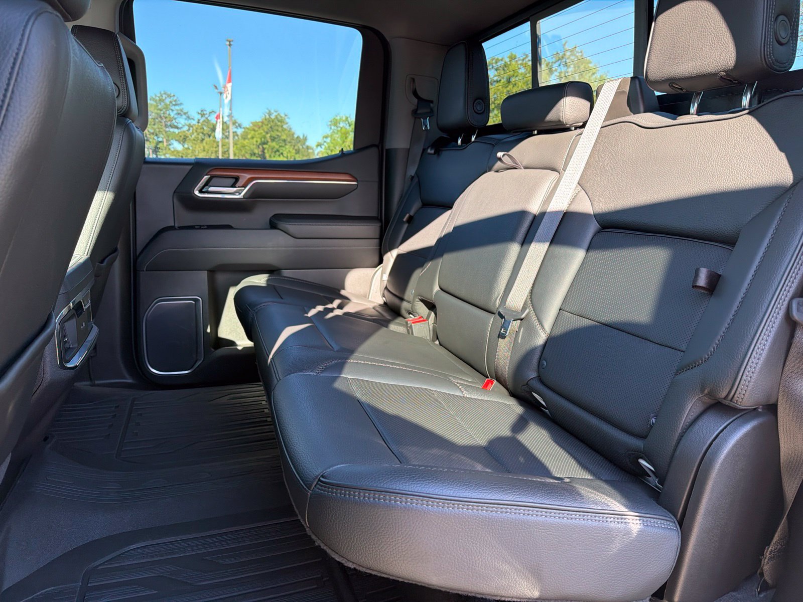 Used 2023 GMC Sierra 1500 Denali w/ Denali Reserve Package AWD/4WD image 12