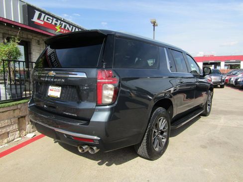 Used 2021 Chevrolet Suburban Premier w/ Premium Package AWD/4WD image 4