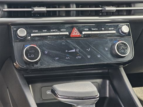 Certified 2025 Hyundai Santa Cruz SEL image 19