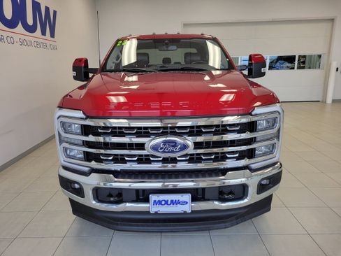 Used 2023 Ford F350 Lariat image 3