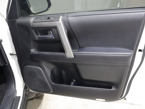 Used 2019 Toyota 4Runner SR5 AWD/4WD image 24