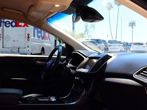 Used 2020 Ford Edge SEL FWD image 32