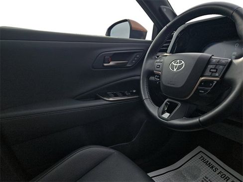 Used 2025 Toyota Crown Limited image 16
