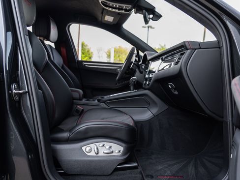 New 2026 Porsche Macan GTS image 47